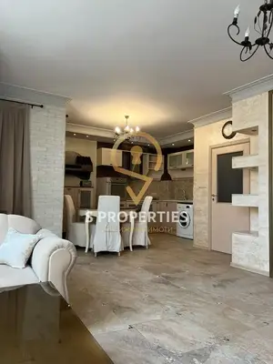 Luxuriöse Zwei-Zimmer-Wohnung zur Miete, Sommerkino Trakia