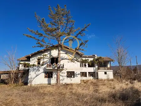 Residential building with warehouse in Suvorovo
