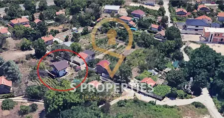 Plot with villa and utilities in the Manastirski Rid area