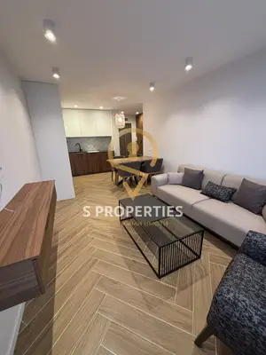 Three-room Breeze