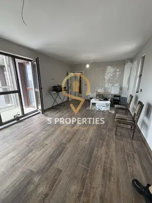 Three-Room Breeze