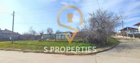 Эксклюзивный угловой участок с домом в селе Горен Близнак