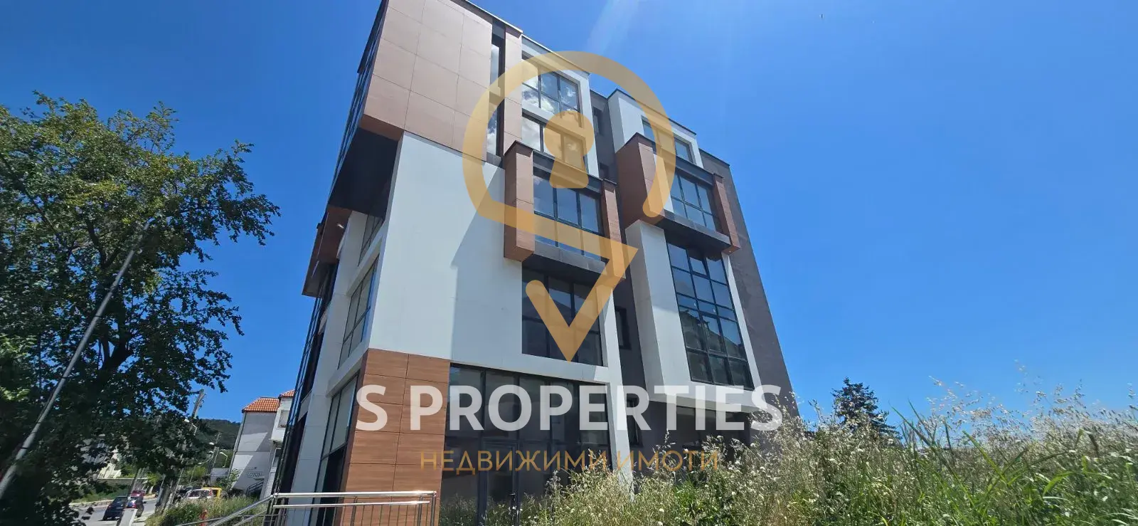 Тристаен апартамент в кв.Бриз