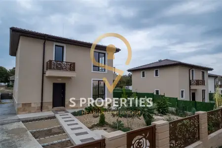 New House in Priseltsi