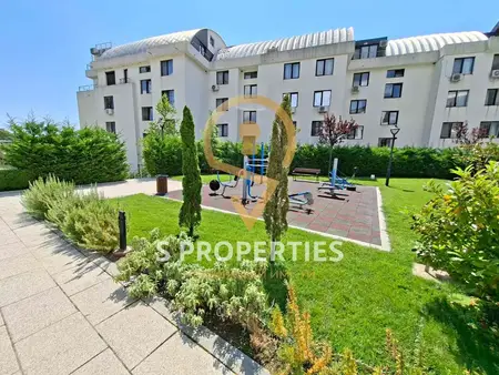 Three-room apartment in Vinitsa