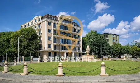 Панорамная трёхкомнатная квартира в готовом жилом здании в Святых Константине и Елене